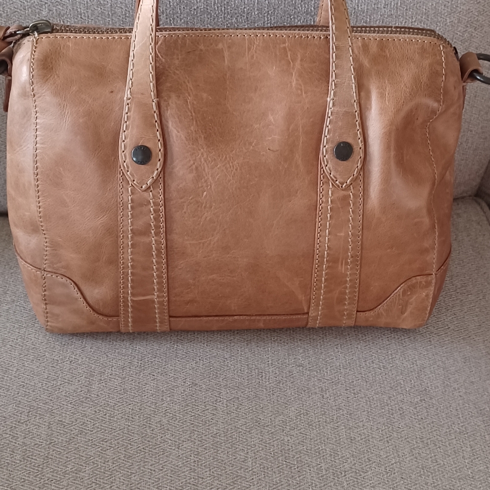 NWOT, Distressed Style, Frye, Melissa Satchel